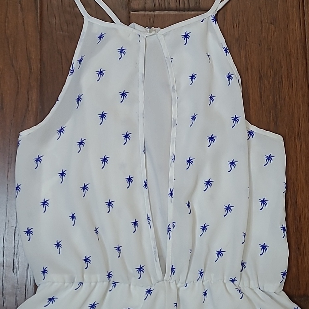 Love Tree Sleeveless White & Blue Palm Tree Print Romper with Open Back size L - Picture 3 of 8